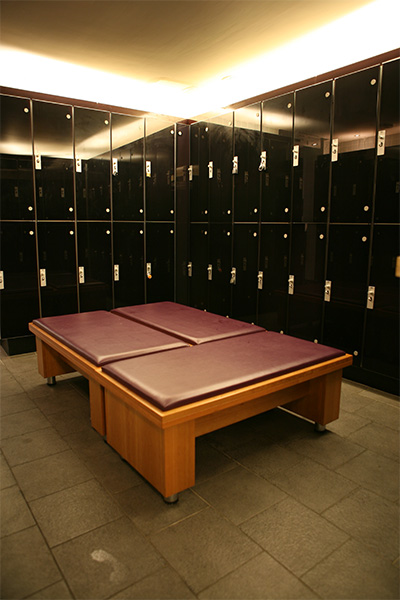 Gold's Gym interiors gym changing room