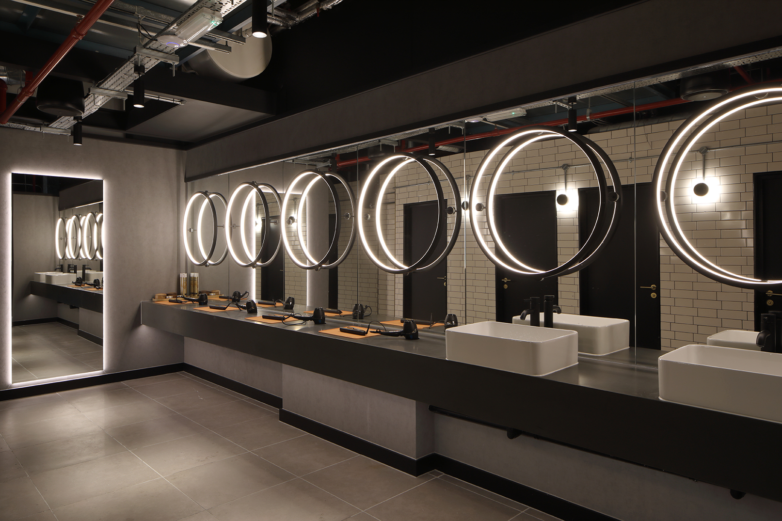 Increase member satisfaction with gym changing room design - zynk Design